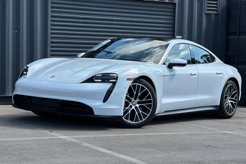 2022 Porsche Taycan 4S photo 1