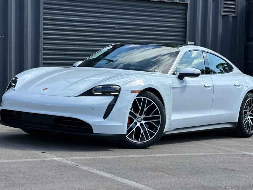 2022 Porsche Taycan 4S photo 1