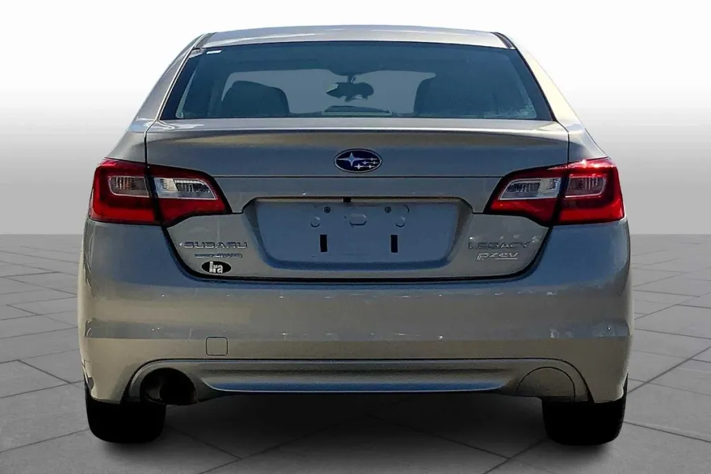 2016 Subaru Legacy 2.5i photo 1