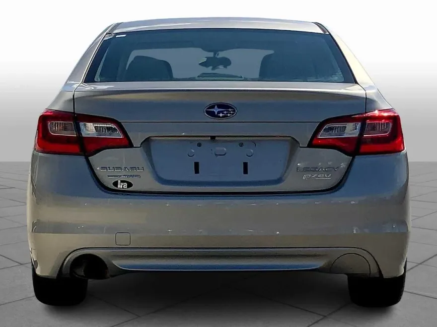 2016 Subaru Legacy 2.5i photo 1
