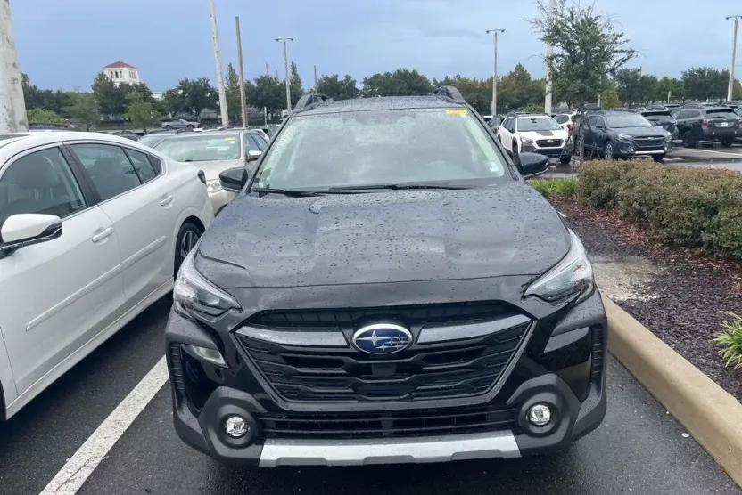 2025 Subaru Outback Limited photo 1