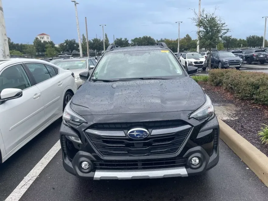 2025 Subaru Outback Limited photo 1
