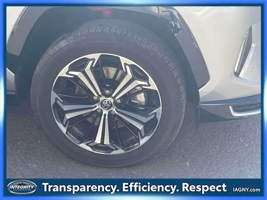 2023 Toyota RAV4 Prime XSE photo 1