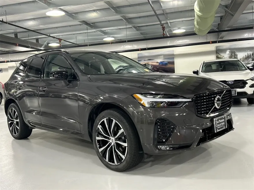 2025 Volvo XC60 B5 Plus photo 1