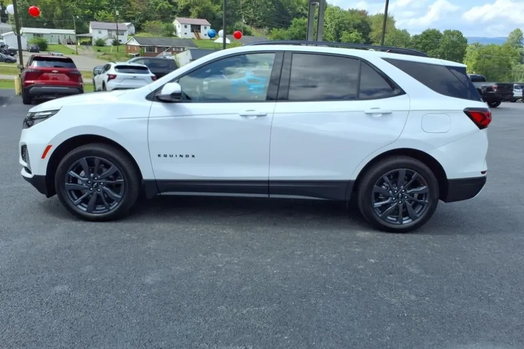 2024 Chevrolet Equinox RS photo 1