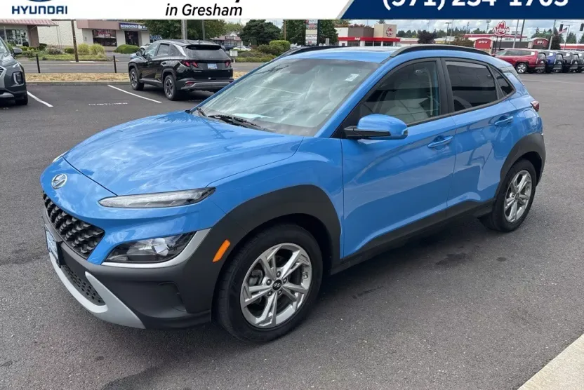 2022 Hyundai Kona SEL photo 1