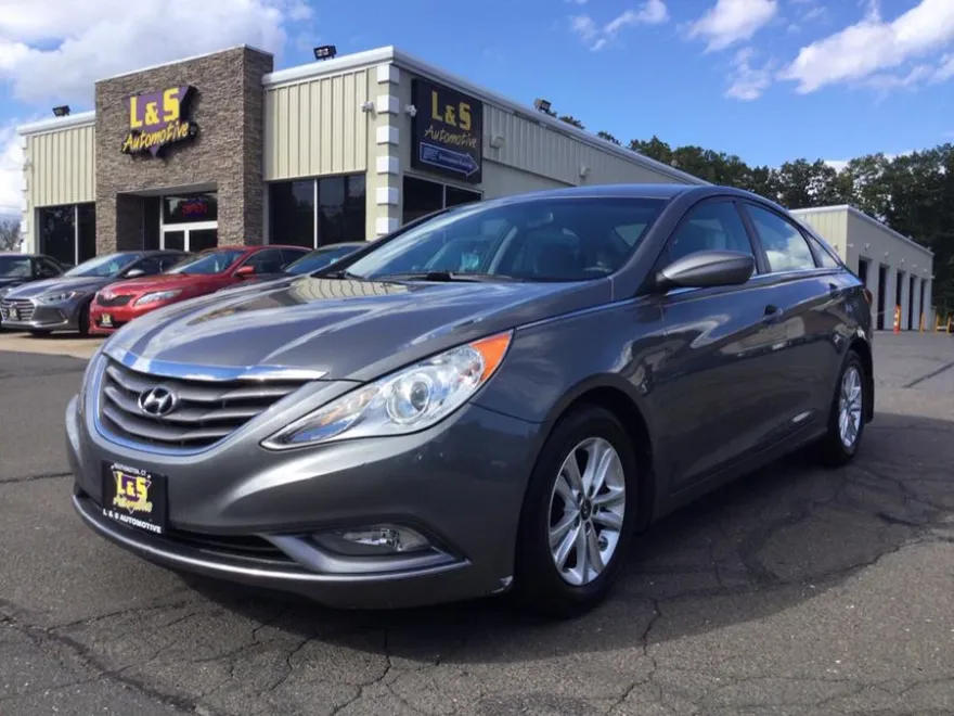 2013 Hyundai Sonata GLS photo 1