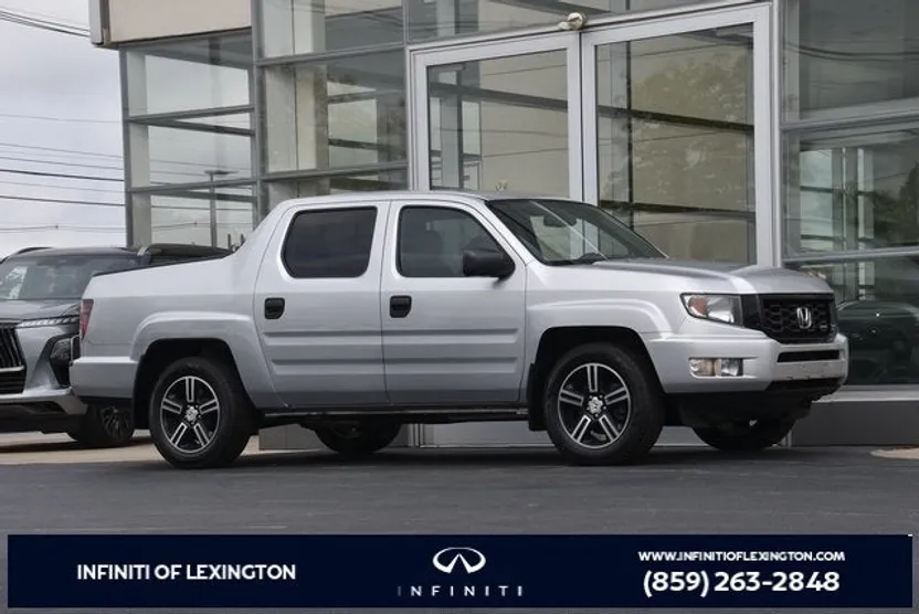 2013 Honda Ridgeline Sport photo 1