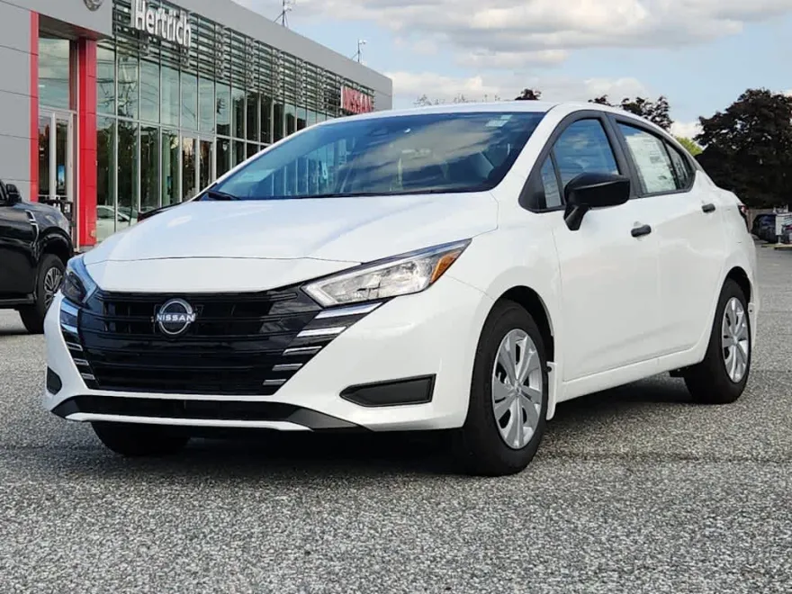 2025 Nissan Versa S photo 1
