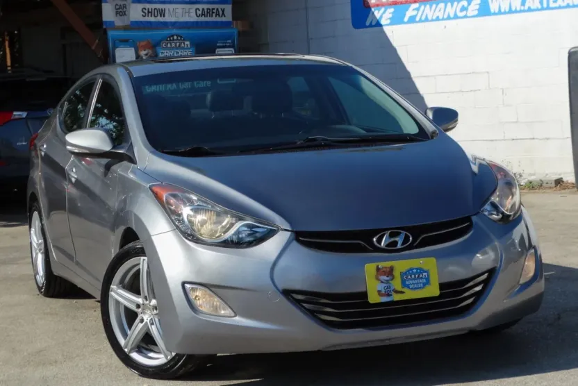 2013 Hyundai Elantra Limited photo 1