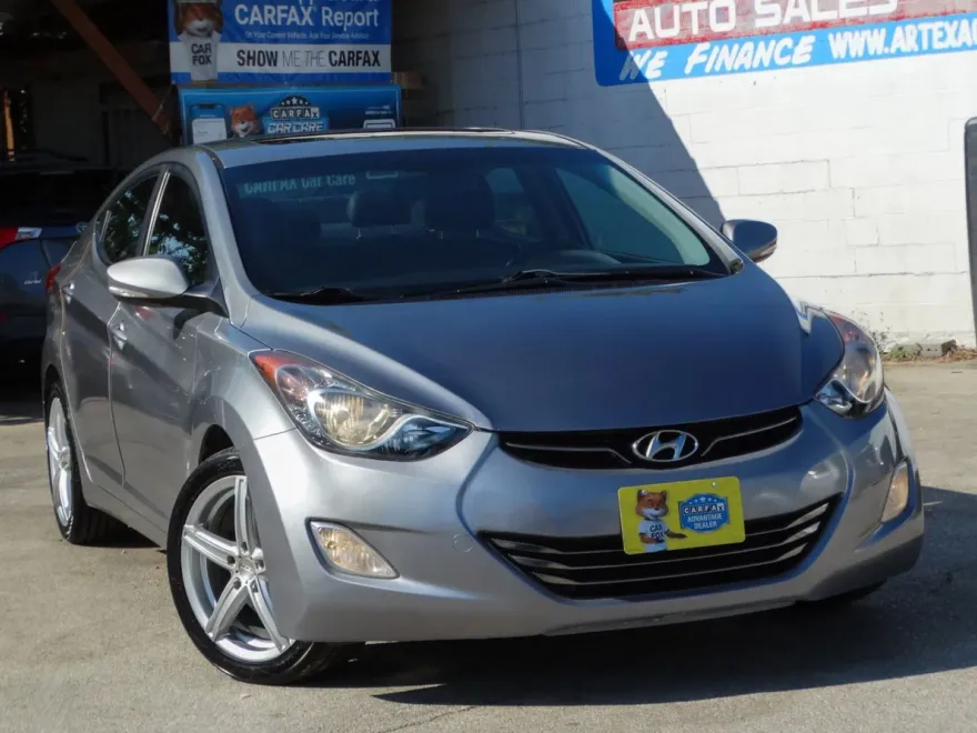 2013 Hyundai Elantra Limited photo 1