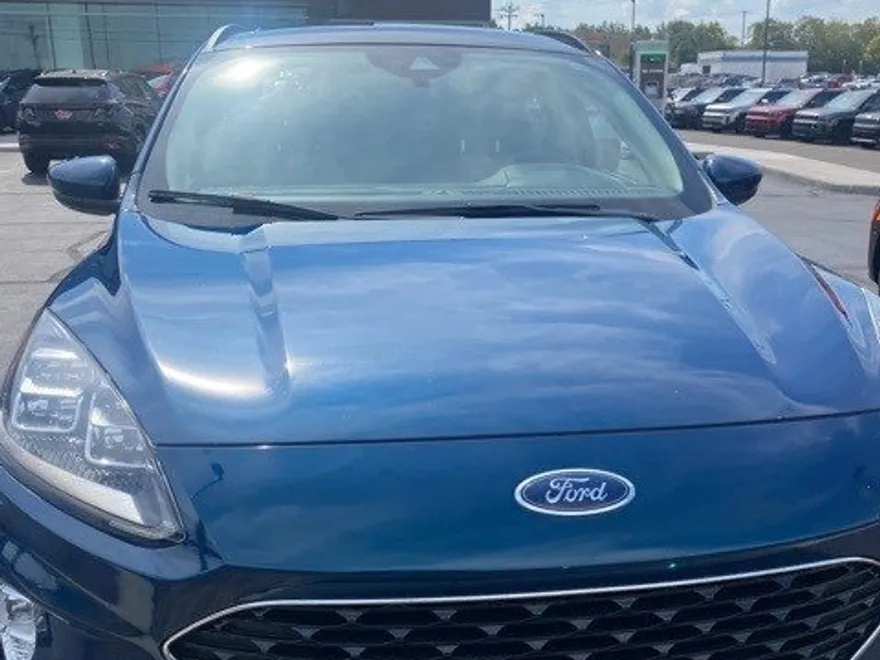 2020 Ford Escape Titanium Hybrid photo 1