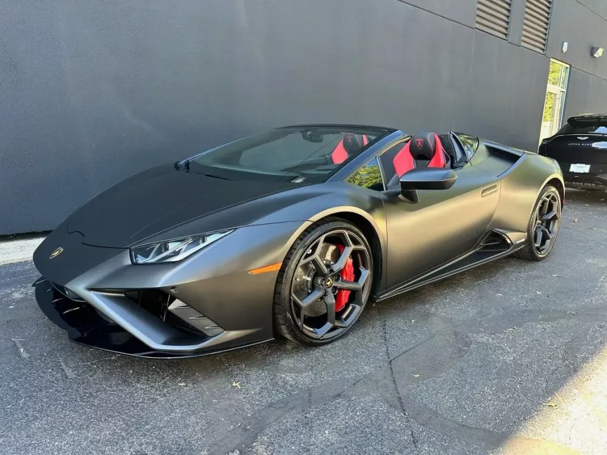 2023 Lamborghini Huracan Evo Base photo 1