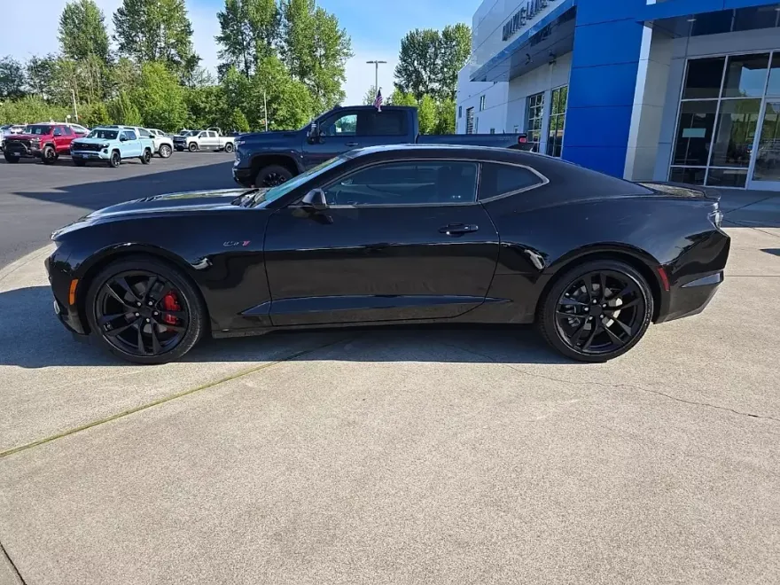 2023 Chevrolet Camaro LT1 photo 1