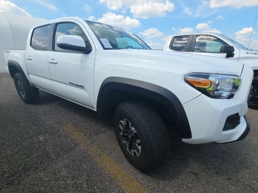2023 Toyota Tacoma SR5 4x4 photo 1