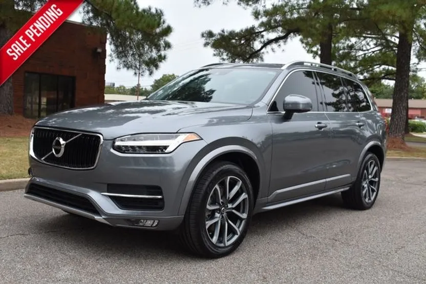 2019 Volvo XC90 T5 Momentum photo 1