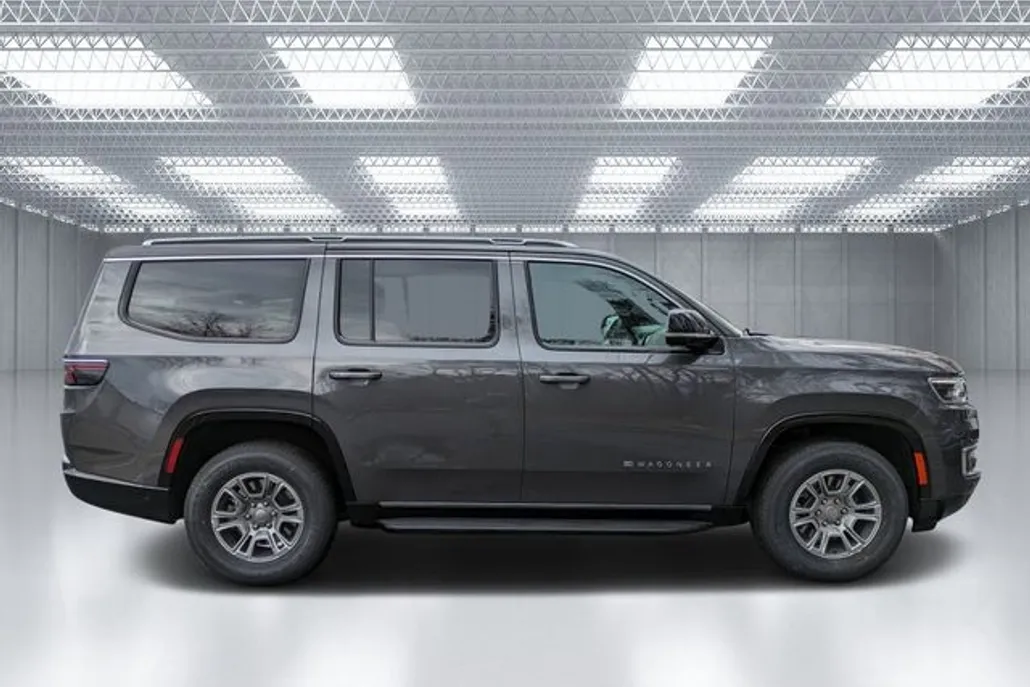 2024 Jeep Wagoneer L Series III photo 1