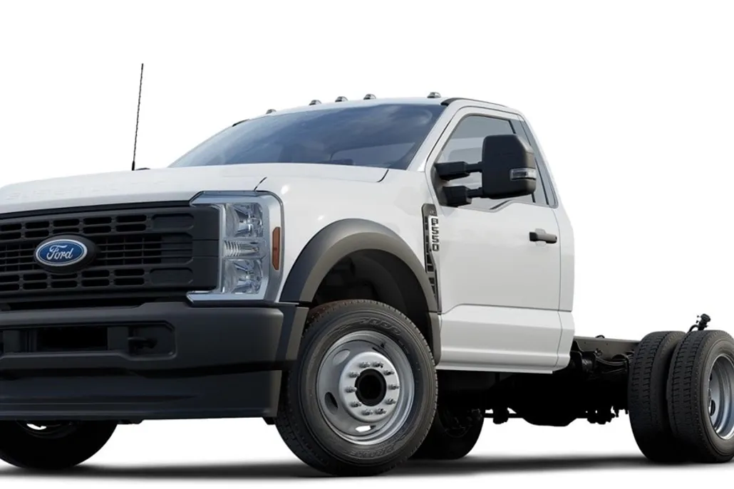 2024 Ford F-550 photo 1