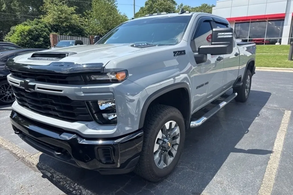 2024 Chevrolet Silverado 2500HD Custom photo 1