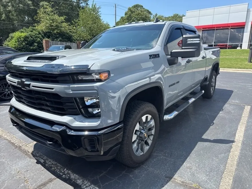 2024 Chevrolet Silverado 2500HD Custom photo 1