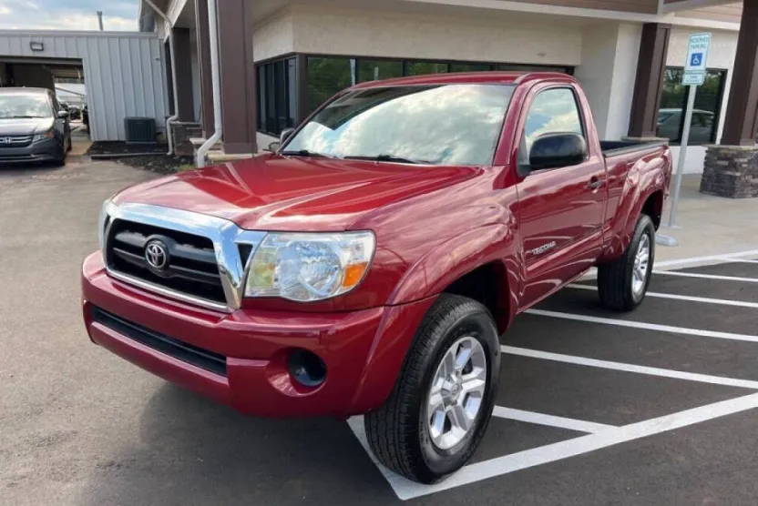 2005 Toyota Tacoma Base photo 1