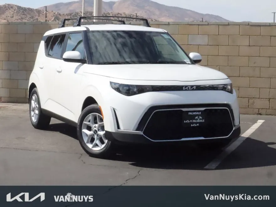 2025 Kia Soul S photo 1