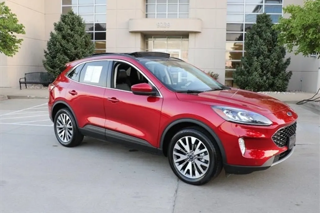 2022 Ford Escape Titanium photo 1