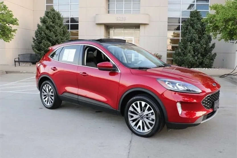 2022 Ford Escape Titanium photo 1