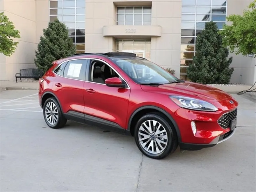 2022 Ford Escape Titanium photo 1
