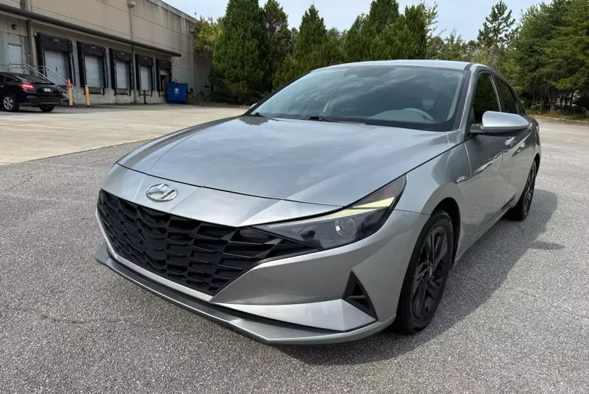 2021 Hyundai Elantra SEL photo 1