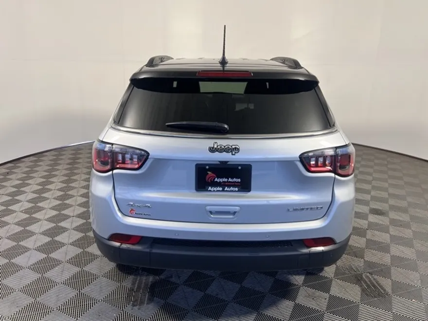 2024 Jeep Compass Limited photo 1