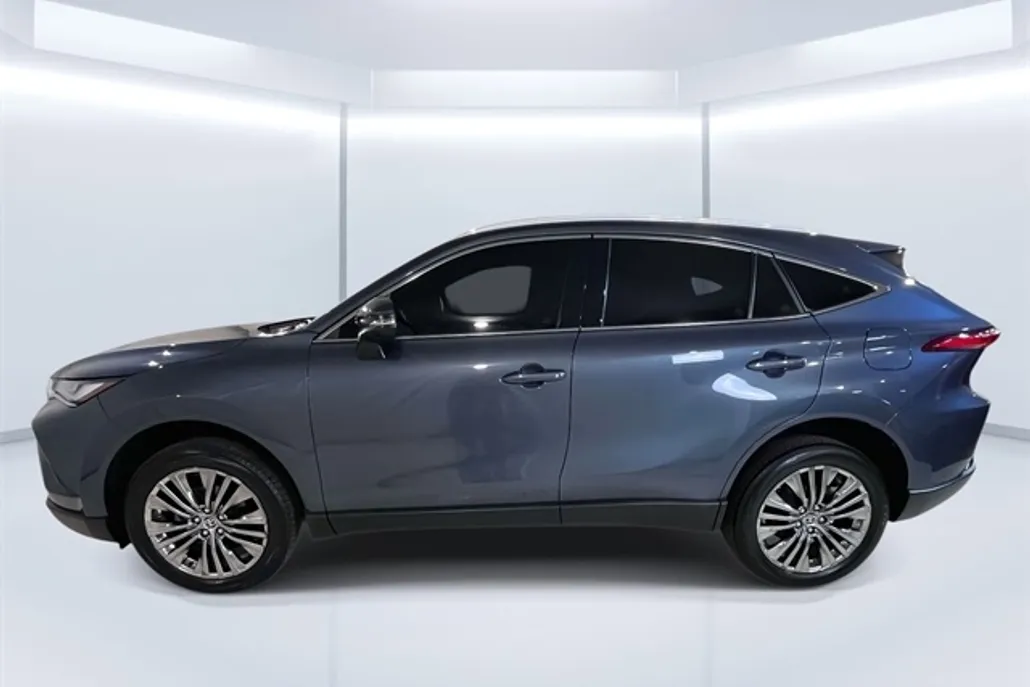 2024 Toyota Venza XLE photo 1