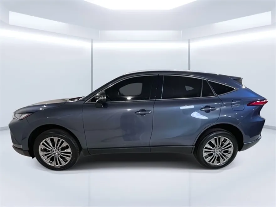 2024 Toyota Venza XLE photo 1