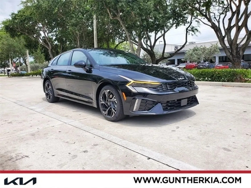 2025 Kia K5 GT-Line photo 1