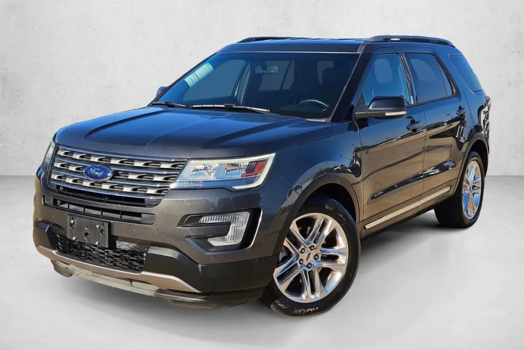 2017 Ford Explorer XLT photo 1