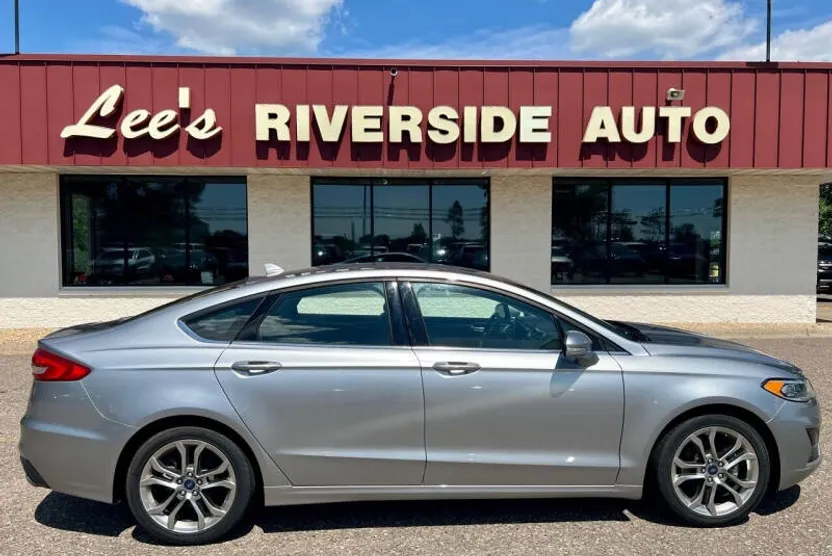2020 Ford Fusion SEL photo 1