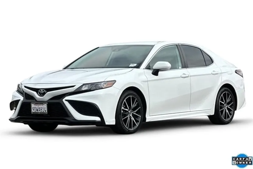 2023 Toyota Camry SE photo 1