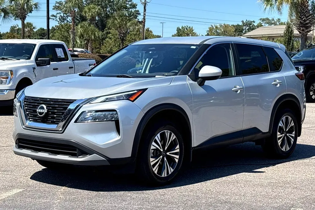 2023 Nissan Rogue SV photo 1