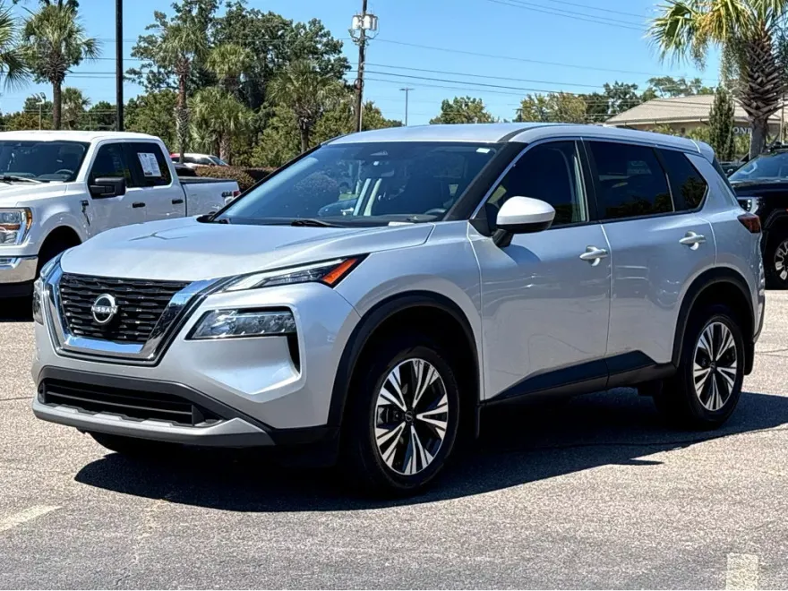 2023 Nissan Rogue SV photo 1