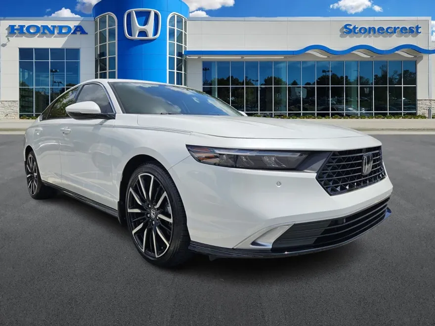 2023 Honda Accord Hybrid Touring photo 1