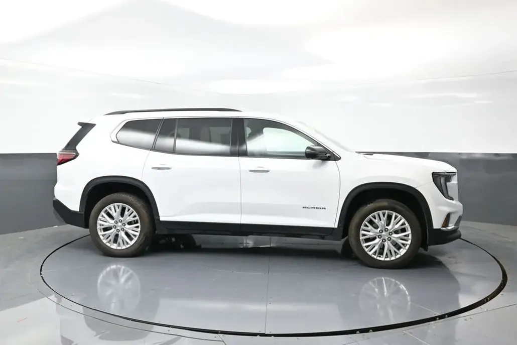 2024 Gmc Acadia Elevation photo 1