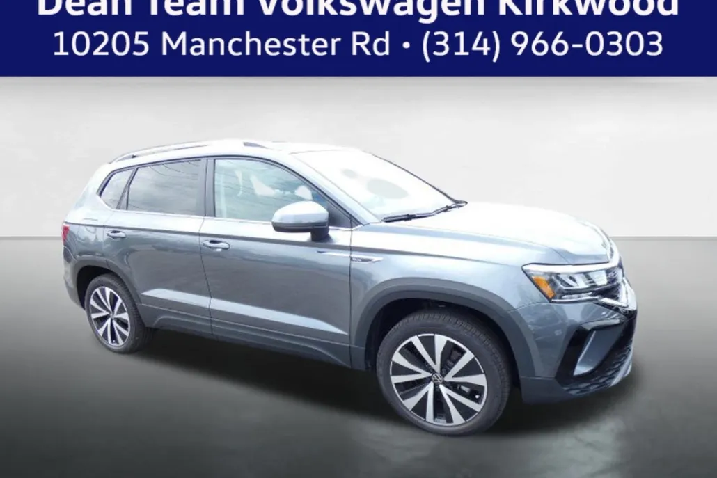 2024 Volkswagen Taos SE photo 1