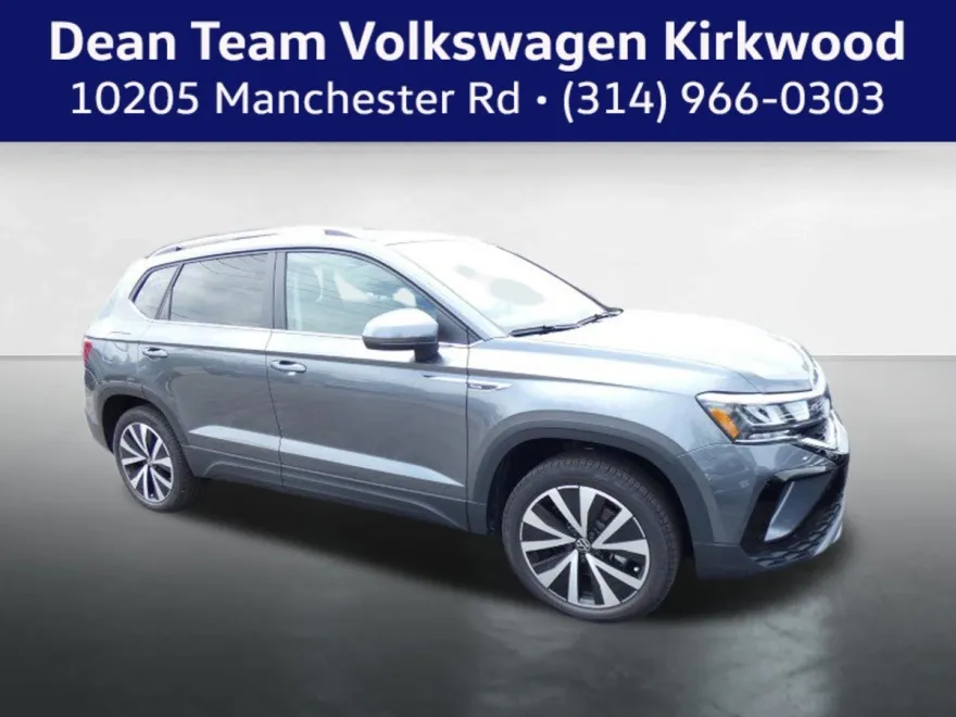 2024 Volkswagen Taos SE photo 1