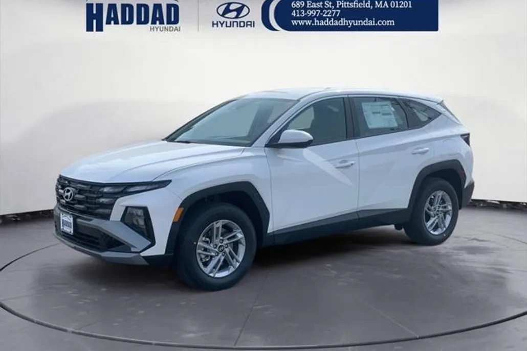2025 Hyundai Tucson SE photo 1