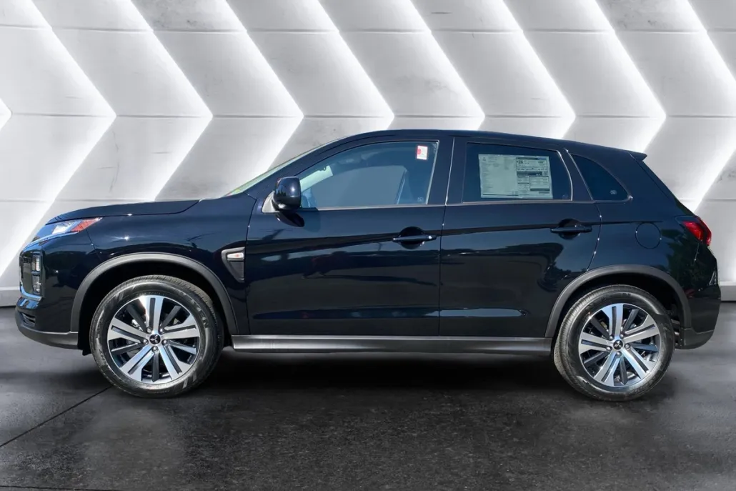 2025 Mitsubishi Outlander Sport ES photo 1