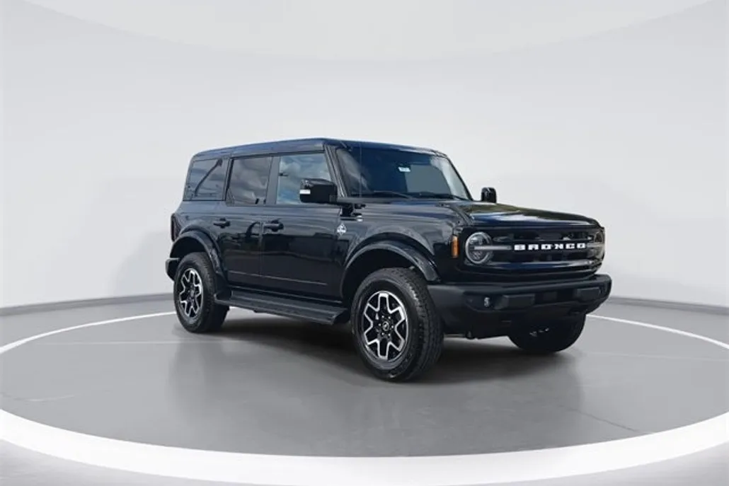 2025 Ford Bronco Outer Banks photo 1