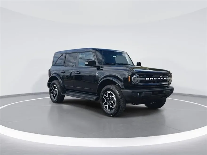 2025 Ford Bronco Outer Banks photo 1