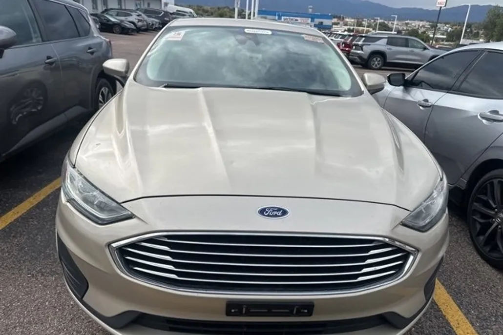 2019 Ford Fusion SE photo 1