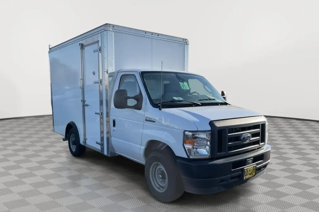 2023 Ford E-350 photo 1