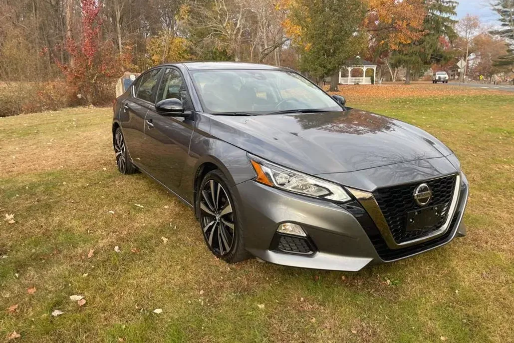 2021 Nissan Altima 2.5 SR photo 1